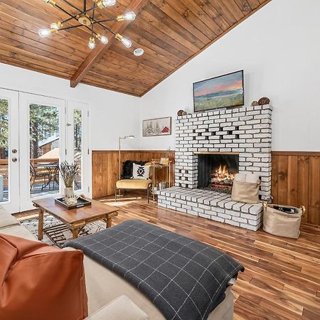 Yellow Pine Lodge - Charming Cottage Style Cabin With Peak-A-Boo Lake And Mountain Views Биг Беър Лейк Екстериор снимка