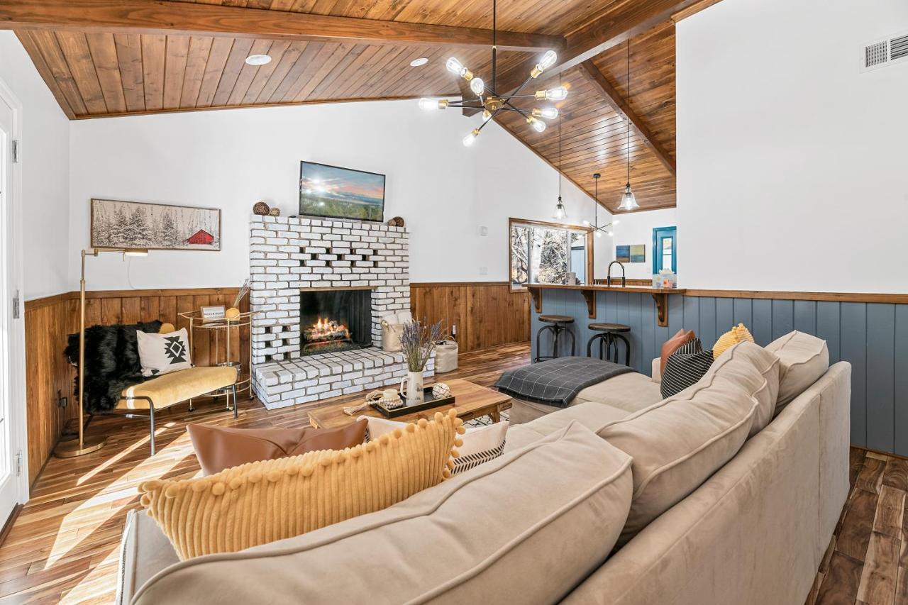 Yellow Pine Lodge - Charming Cottage Style Cabin With Peak-A-Boo Lake And Mountain Views Биг Беър Лейк Екстериор снимка