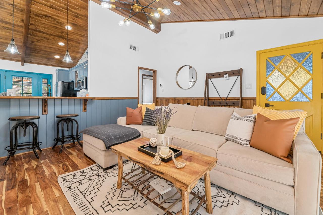 Yellow Pine Lodge - Charming Cottage Style Cabin With Peak-A-Boo Lake And Mountain Views Биг Беър Лейк Екстериор снимка