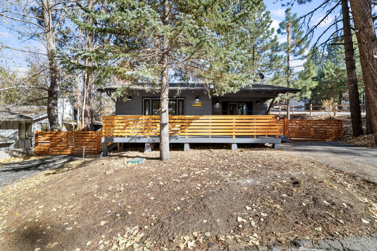 Yellow Pine Lodge - Charming Cottage Style Cabin With Peak-A-Boo Lake And Mountain Views Биг Беър Лейк Екстериор снимка