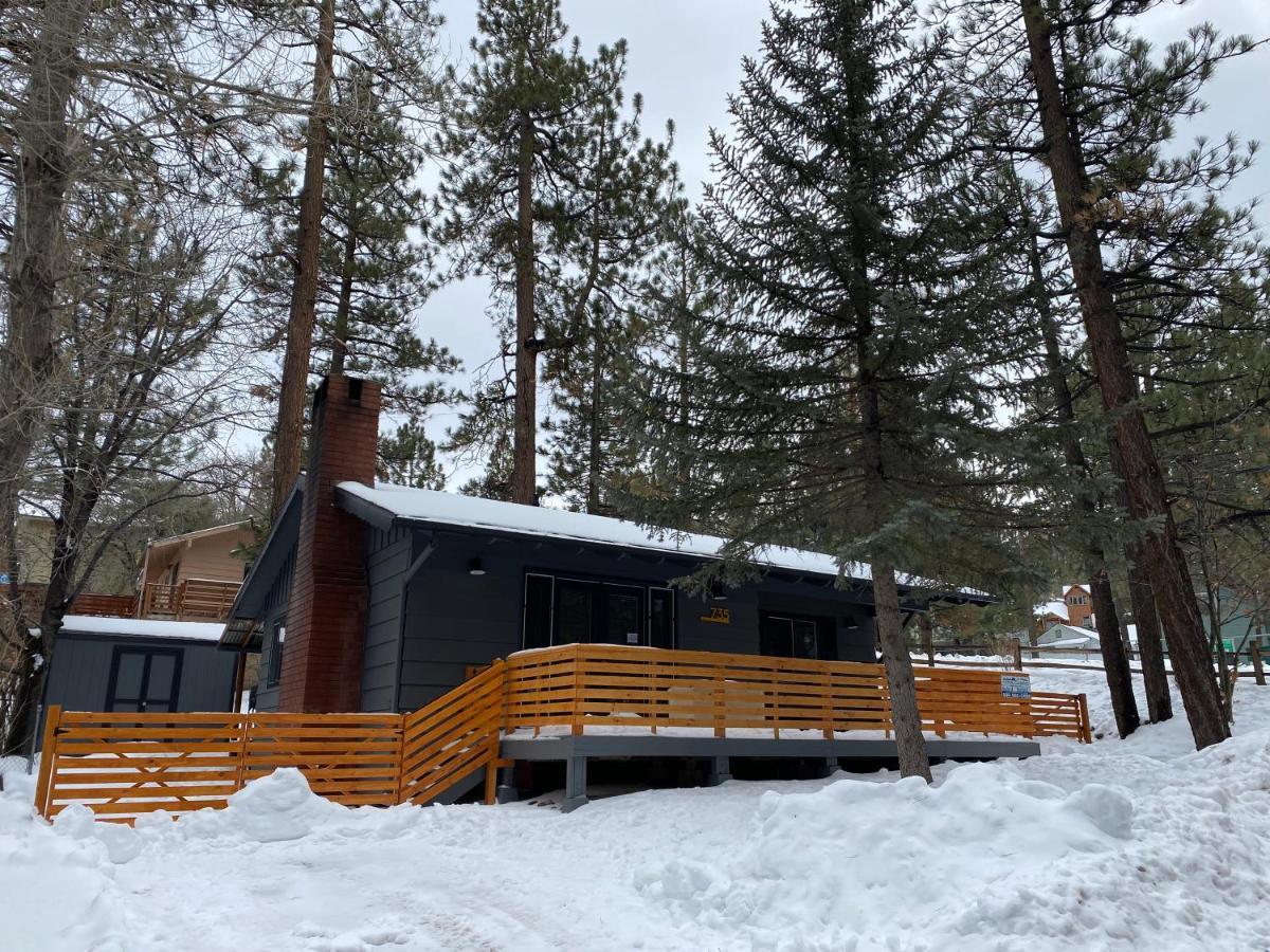 Yellow Pine Lodge - Charming Cottage Style Cabin With Peak-A-Boo Lake And Mountain Views Биг Беър Лейк Екстериор снимка